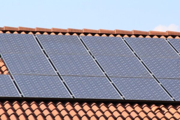Panneaux photovoltaïques sur une maison en Gironde