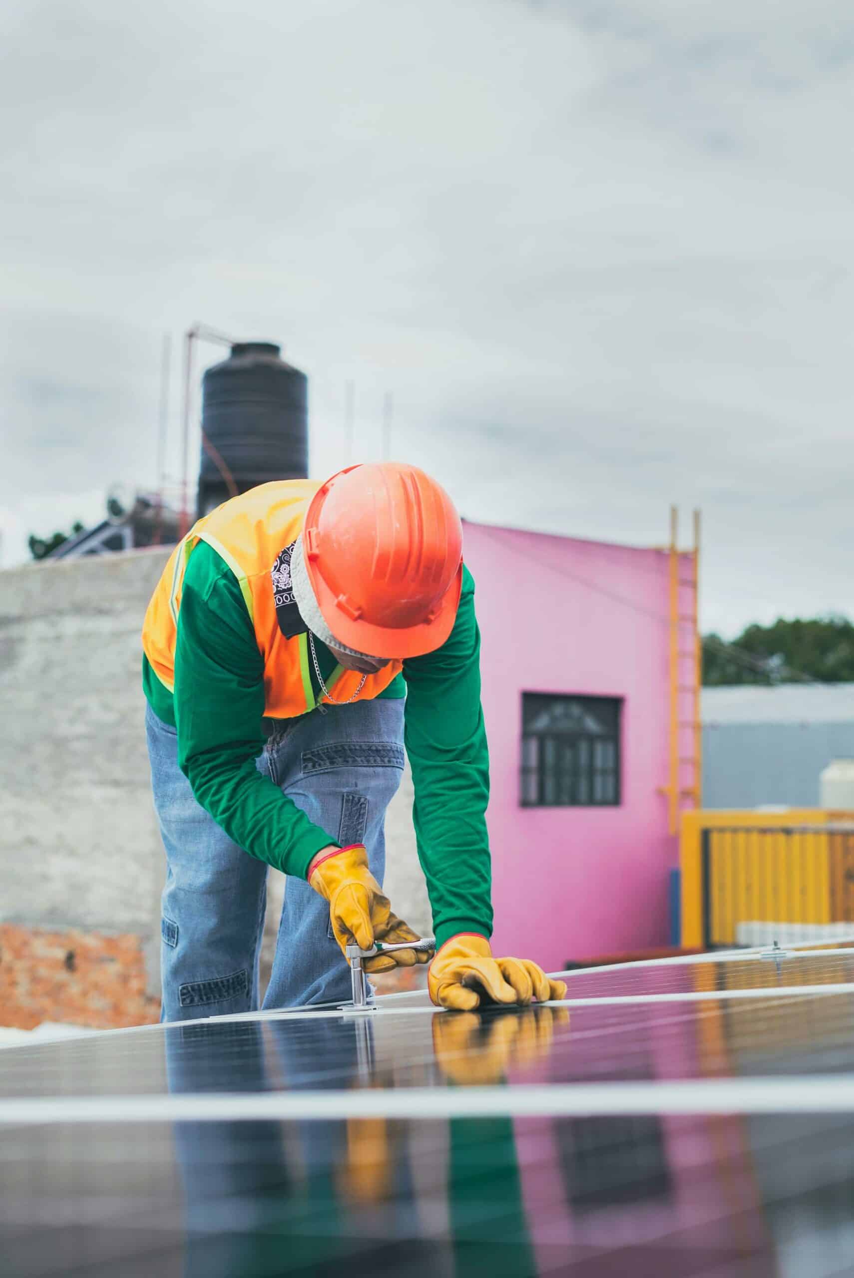 Installation de panneaux solaires sur une maison par Ovasun à Mérignac en Gironde