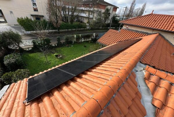 Installation photovoltaïque sur toiture à Bègles (Gironde) par Ovasun